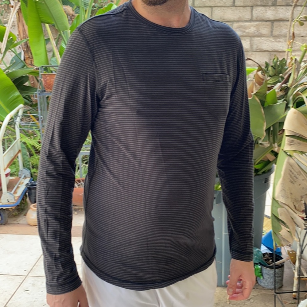 Lululemon Athletica long Sleeve Shirt size M